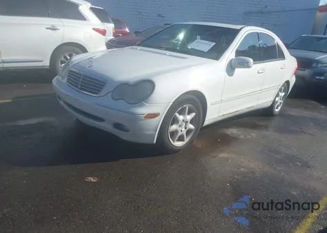 2004 Mercedes-Benz C 240 4Matic z USA, uszkodzony, nr VIN WDBRF81JX4F517514